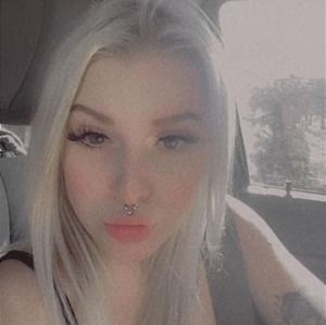 Meet your Posher, Tee